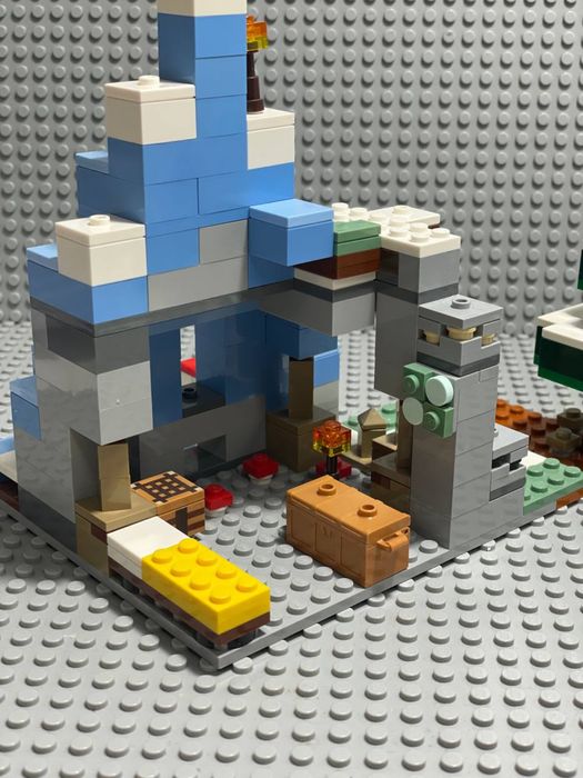 LEGO Minecraft 21243