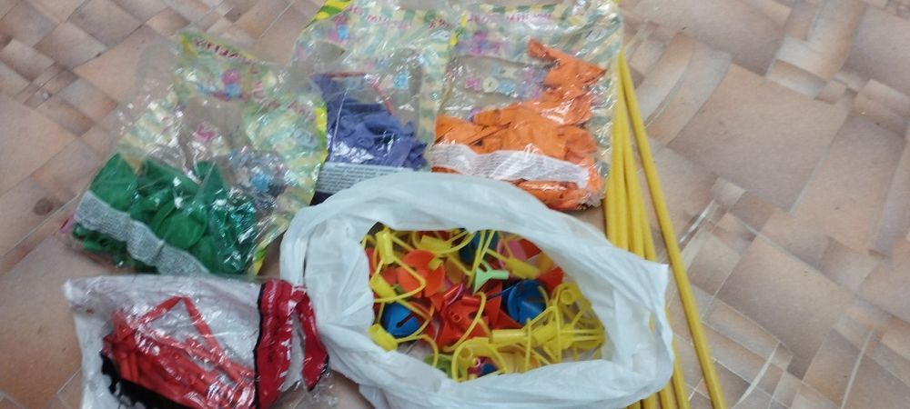 Компрессор для надувания шаров .и клей 3литра