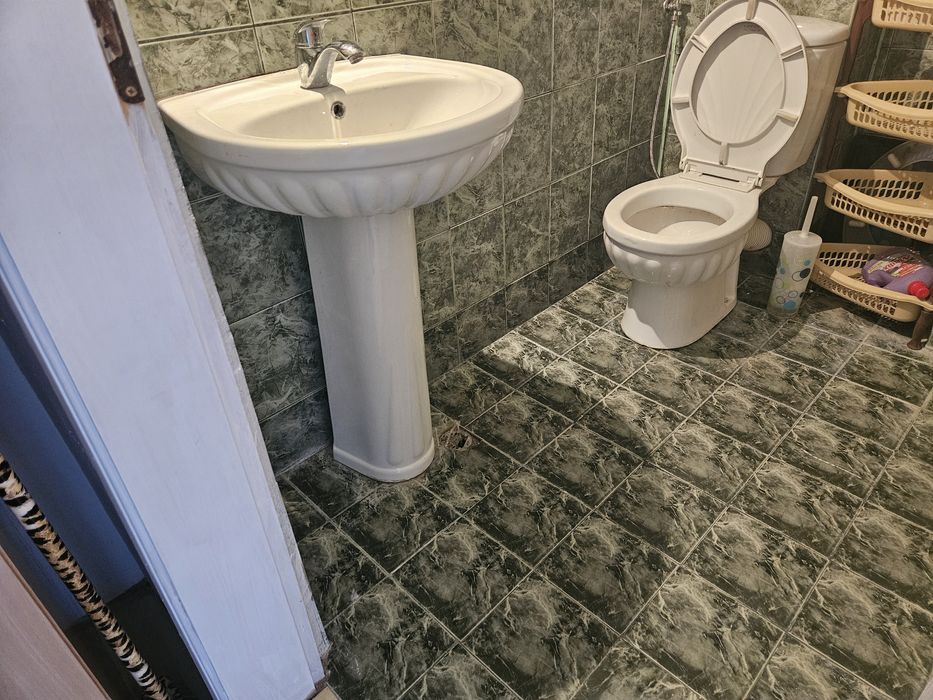 Продава се Двустаен апартамент в Бургас, Център - 63 кв.м за 1360 €/кв.м - Снимка #3