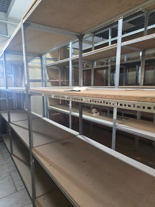 Стеллажи, полки продам