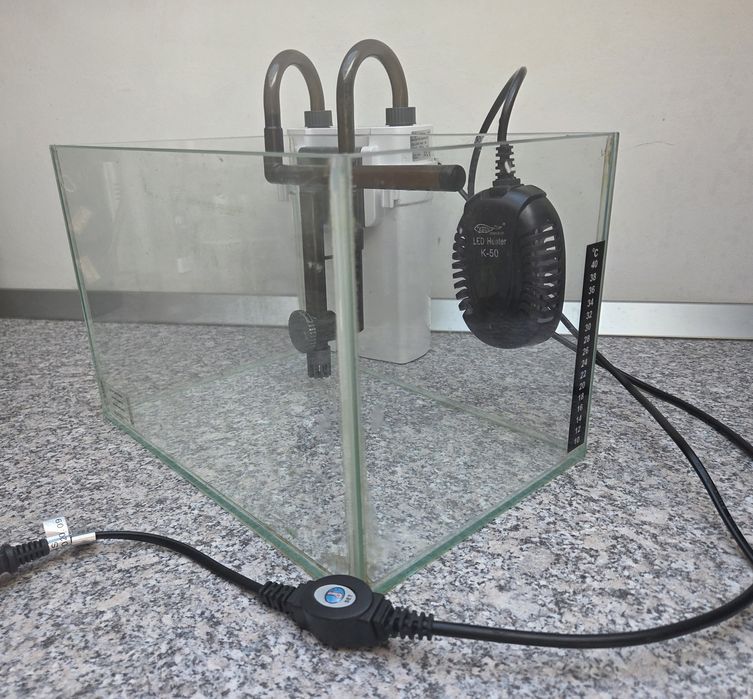 Acvariu 12 L echipat
