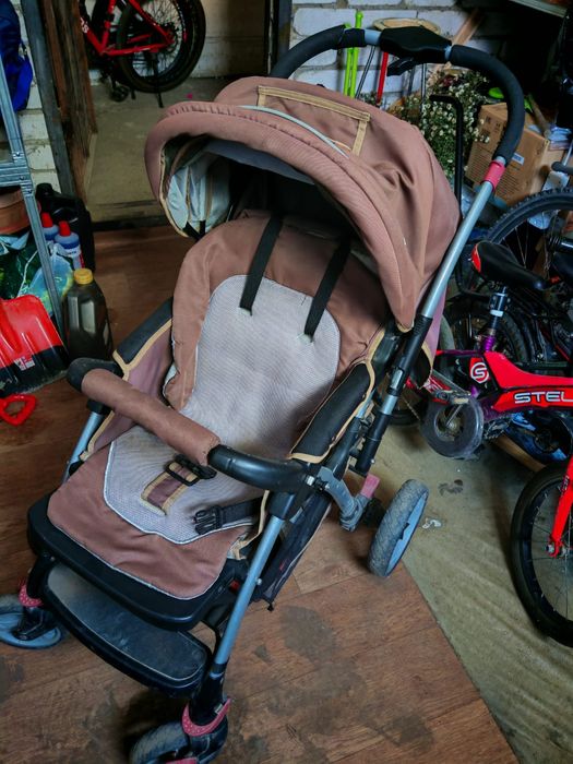 Коляска б/у.цена 10000