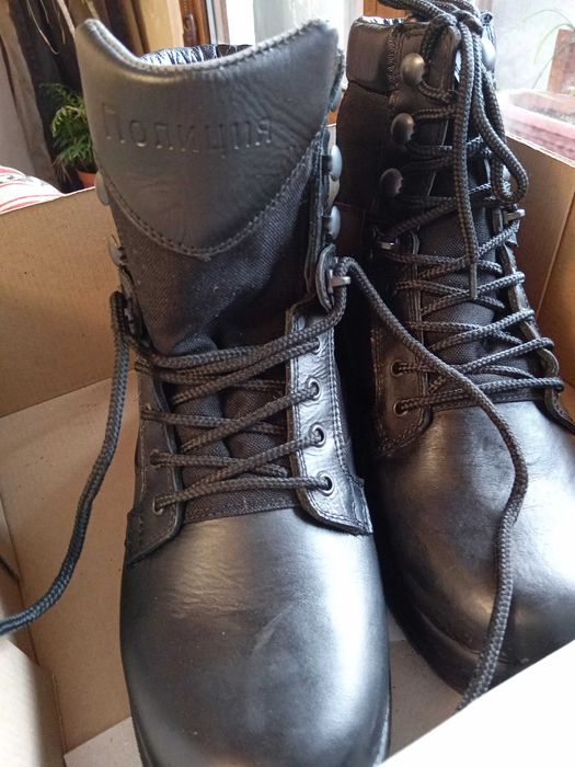 Мъжки боти и обувки