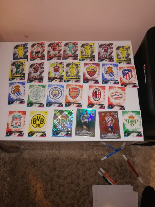 Vând cartonase match attax