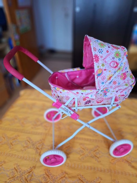 Carucior pentru papusi