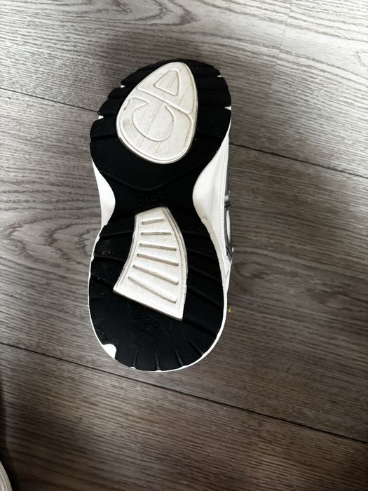 Dior B30 в бял цвят