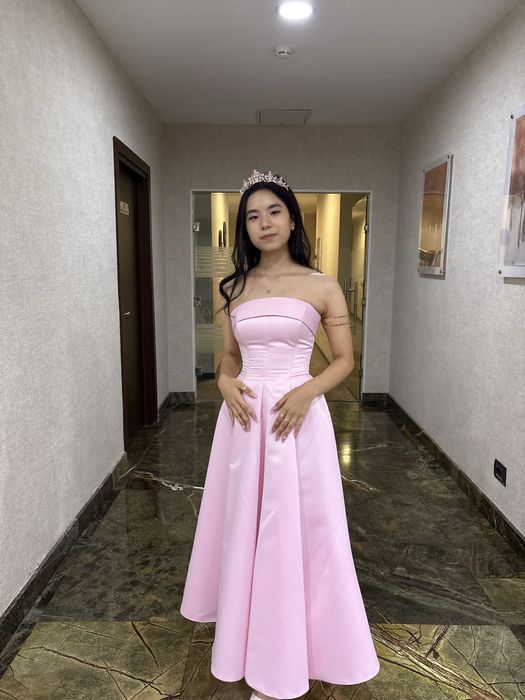 Продается выпускное платье розовое на корсете размер xs, s