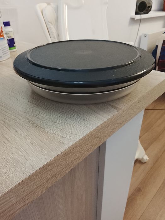 Продается посуда Tupperware.