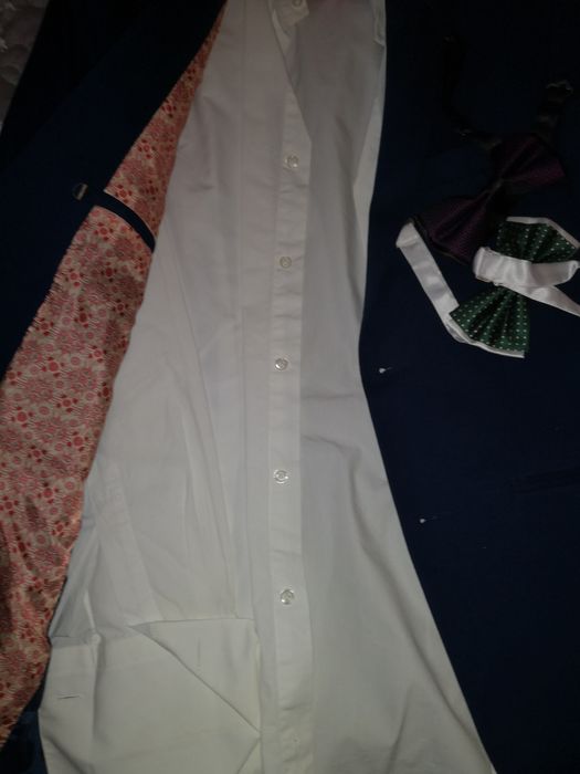 Sacou și cămașa alba