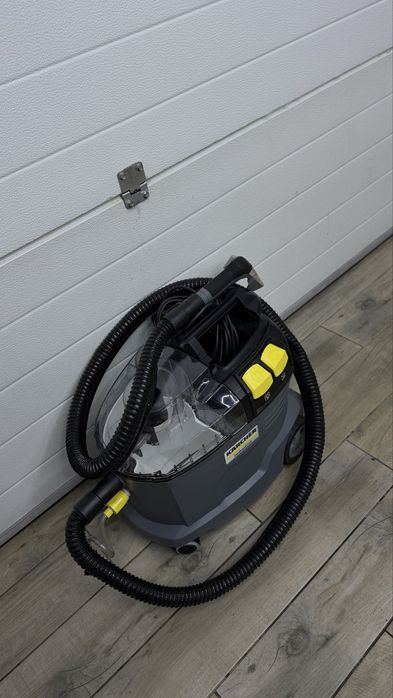 Inchiriez aparat injectie extractie KARCHER Puzzi 8/1 – Curățare Canapele, Covoare & Tapițerii | 100 Lei/zi