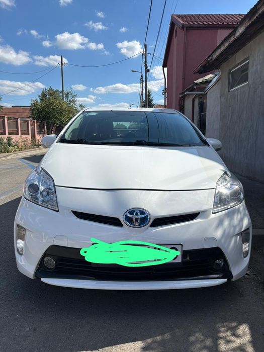 Inchiriez toyota prius 3 gpl 2014 uber bolt automata hibrid