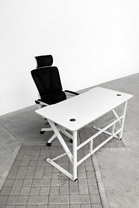 Парта креслоси билан