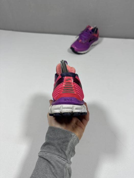 Brooks ghost 9 running hiking trekking comfortabale purple pink