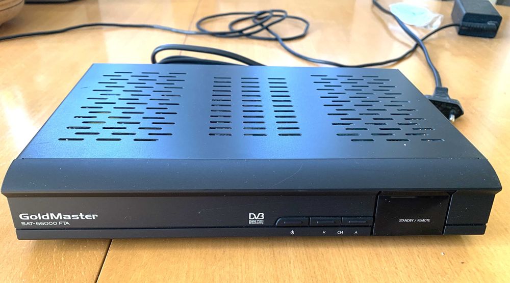 Сателитен цифров приемник