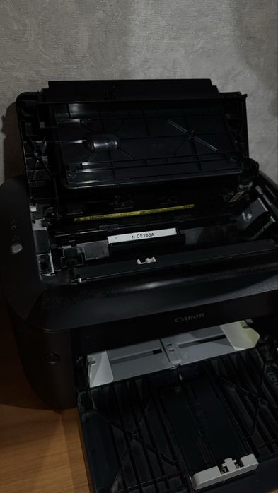 Продам принтер Canon F166400