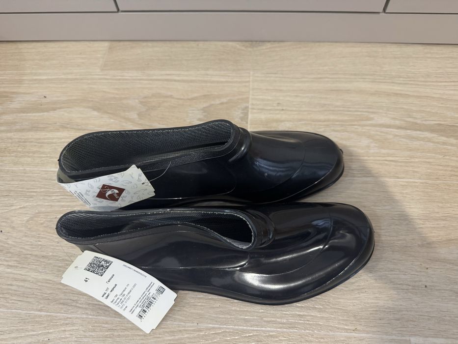 Продам резиновые сапоги и галош