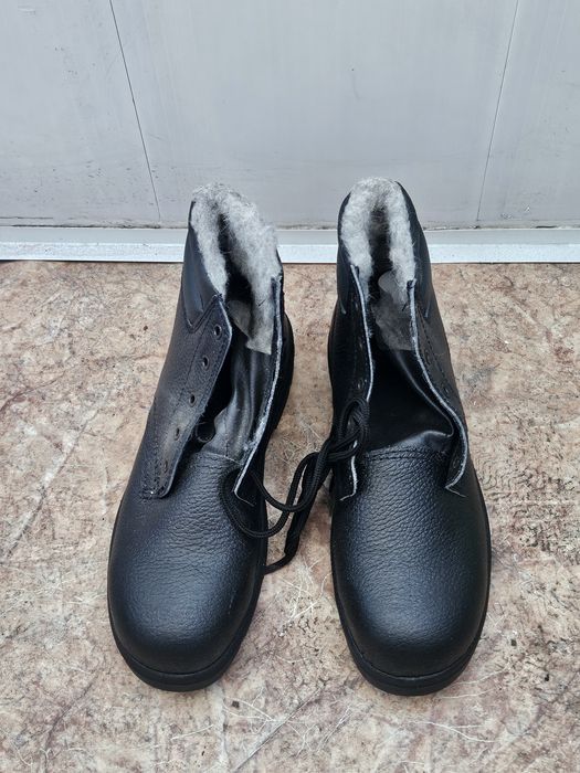 Продам спецобувь зимную, размер 40