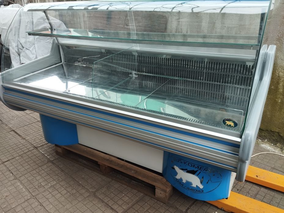 Хладилна витрина