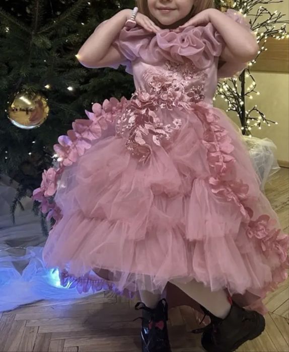 Продам новое платье на выпускной