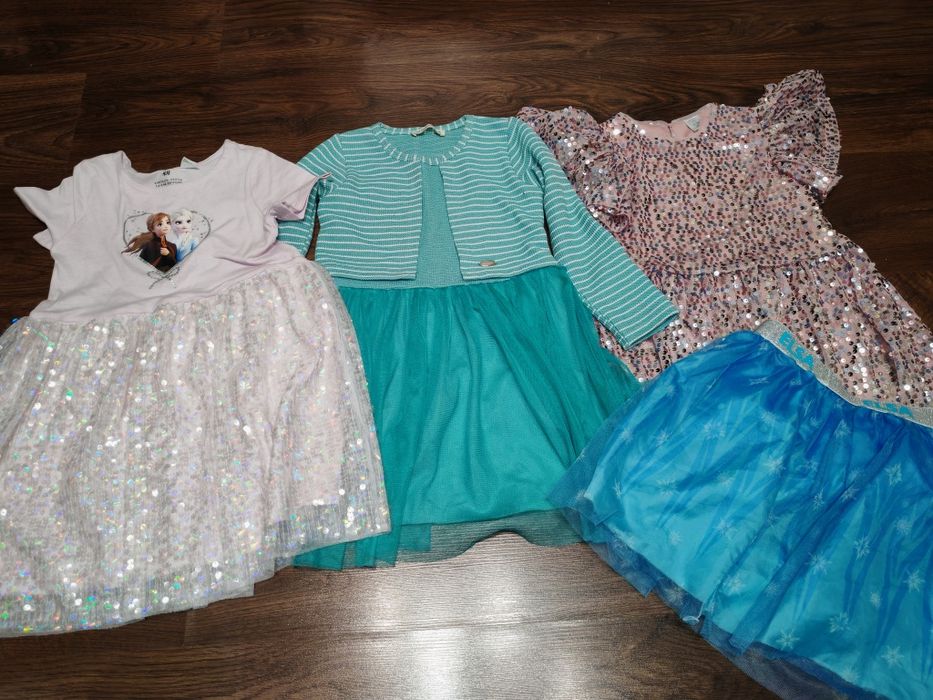 Лот от роклички за госпожица 5/6години