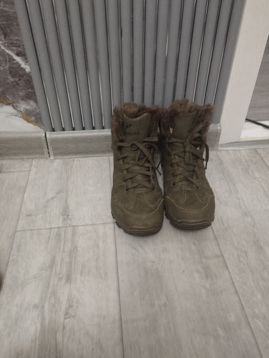 Продается мужские  сапоги