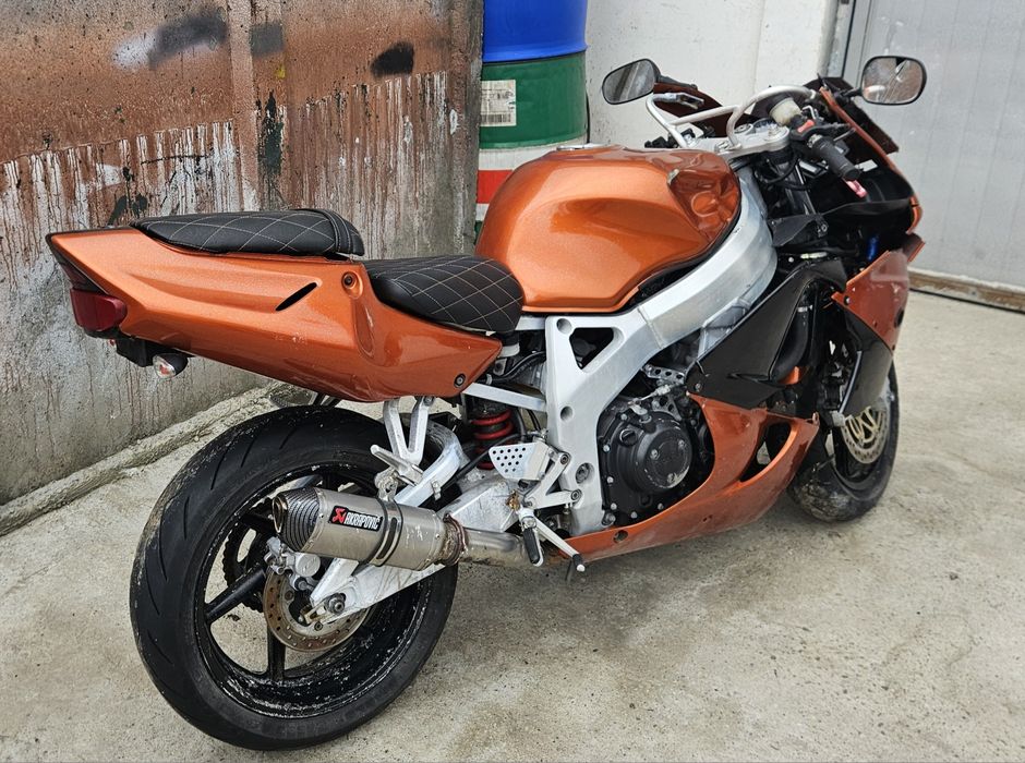 Honda CBR900RR avariat