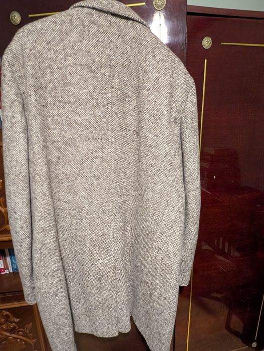 Vând palton Eduard Dressler