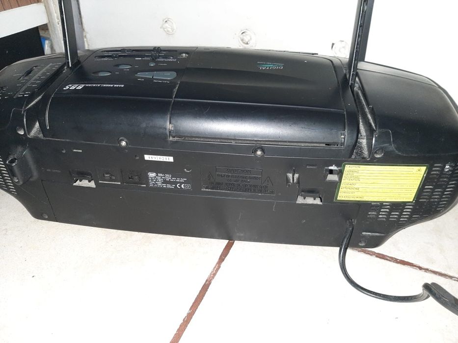 Vind  radio casetofon cu cd second  hand