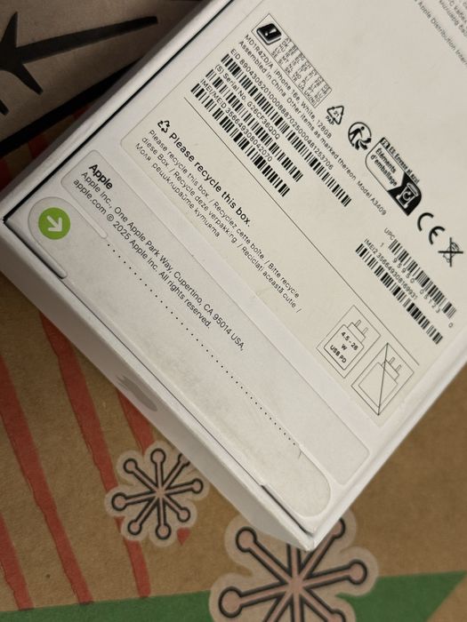 ЗАПЕЧАТАН 128GB iPhone 16e Гаранция от A1 до 2027г. White / Бял