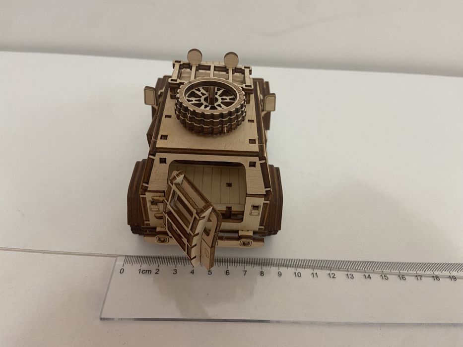 ECOMETHOD 3D деревянный конструктор – модель автомобиля (собранный)