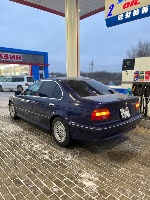 Задний бампер Е39