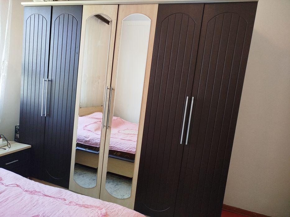 Продается спальный гарнитур