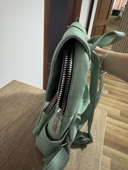 Vand rucsac nou verde