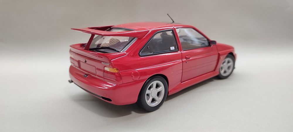 1:18 Ford Escort RS Cosworfh "Minichamps"