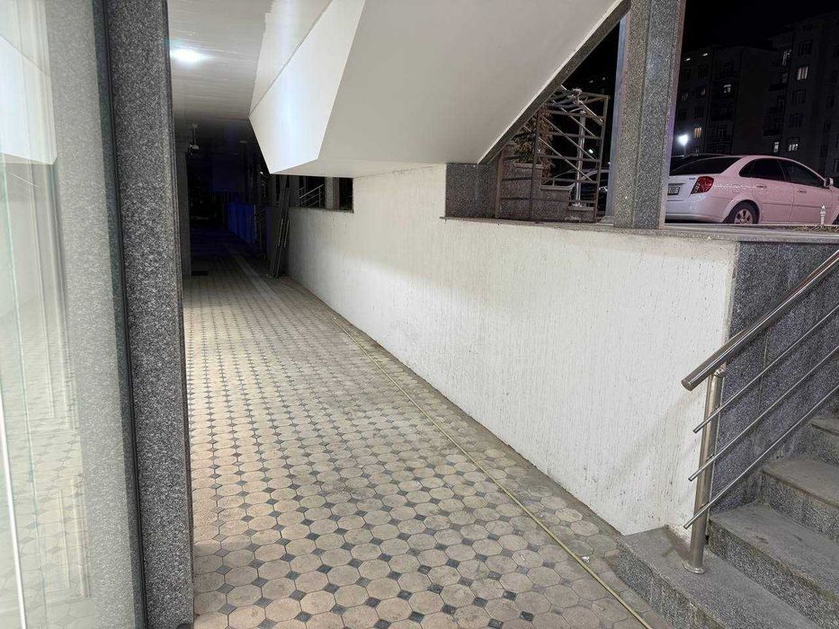 Сергели 3а. Продам нежилой обьект 380к.м.  в цокольном этаже.