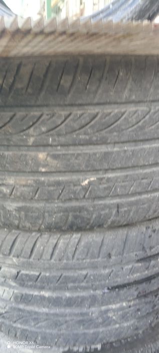 Срочно продам балоны в хорошем состоянии 255/45/R18