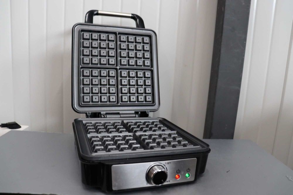 Гофретник YASHE SW-2130M, алуминий, неръждаема стомана, сребрист/черен