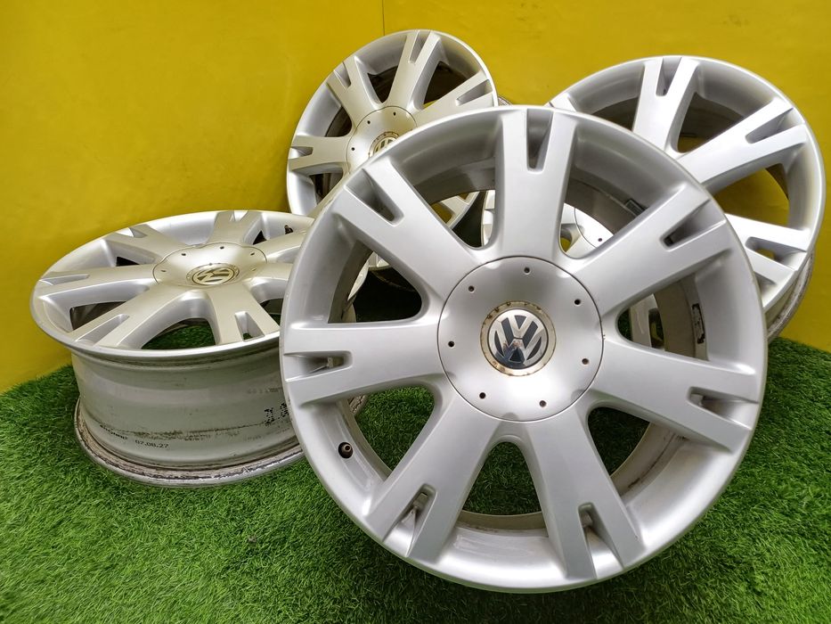 Диски R18 5x130 на Volkswagen Touareg.