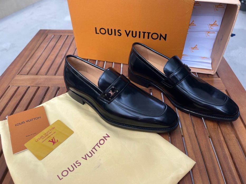 Pantofi de piele LV