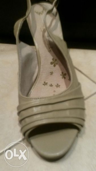 Обувки с висок ток