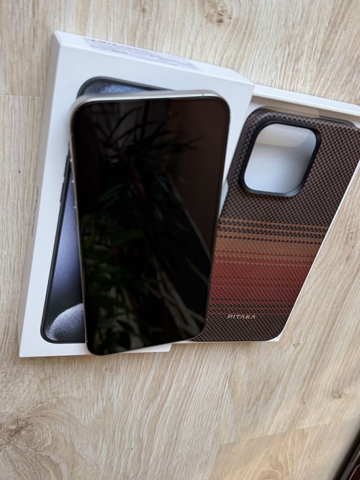 Iphone 15 pro max 256 mb