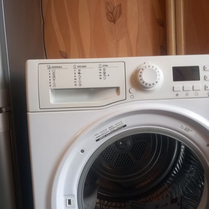 Сушилня Ariston hotpoint - НОВА