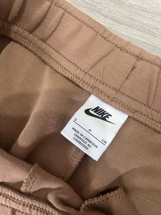 Pantaloni Nike Tech