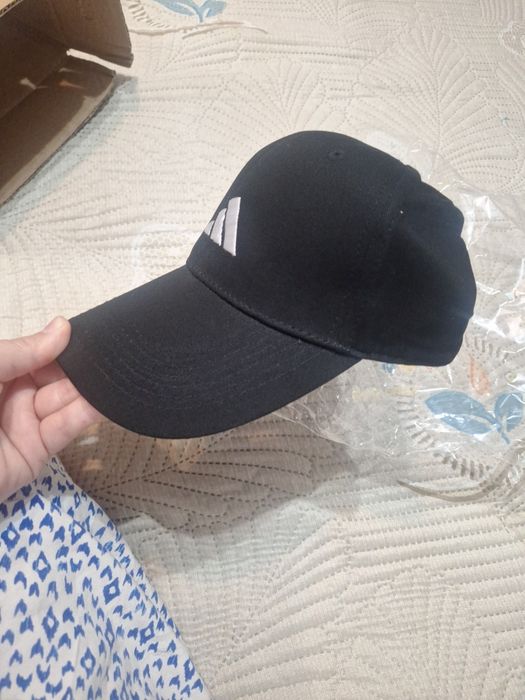 Продам кепку Adidas