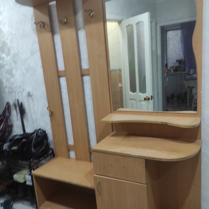 Продам прихожую б/у