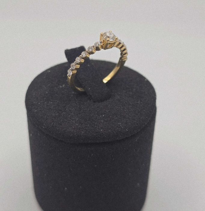 Inel Aur 18K cu diamante
