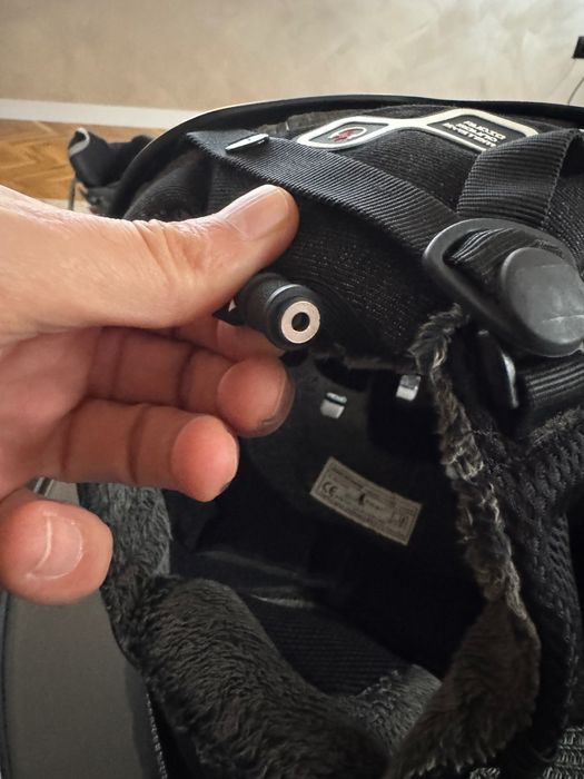 Каска Sаlomon с вградена аудио система слушалки