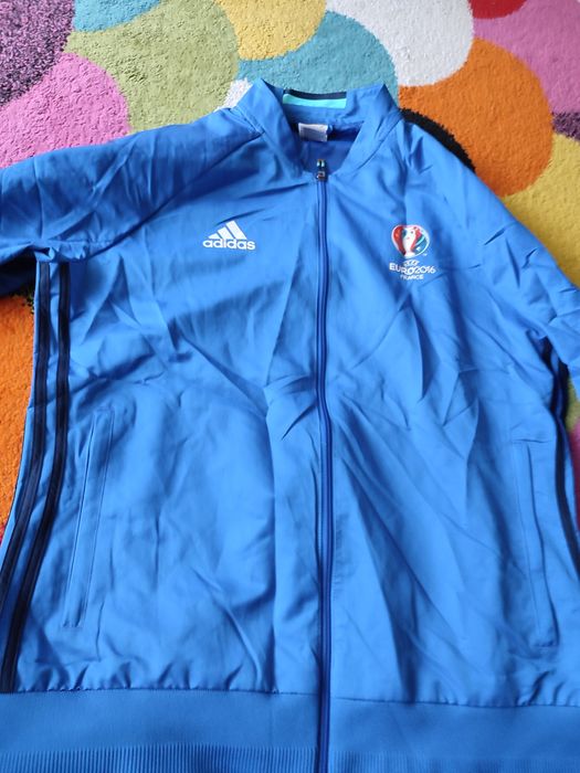 Vând geacă Adidas
