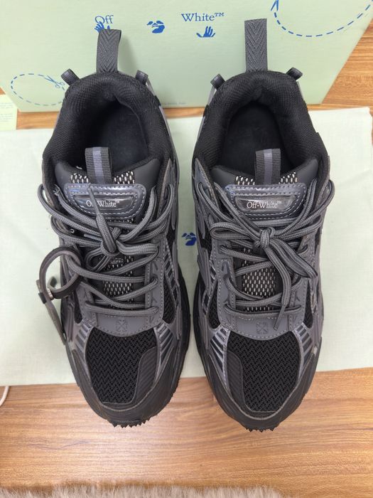 Off White Be Right Back