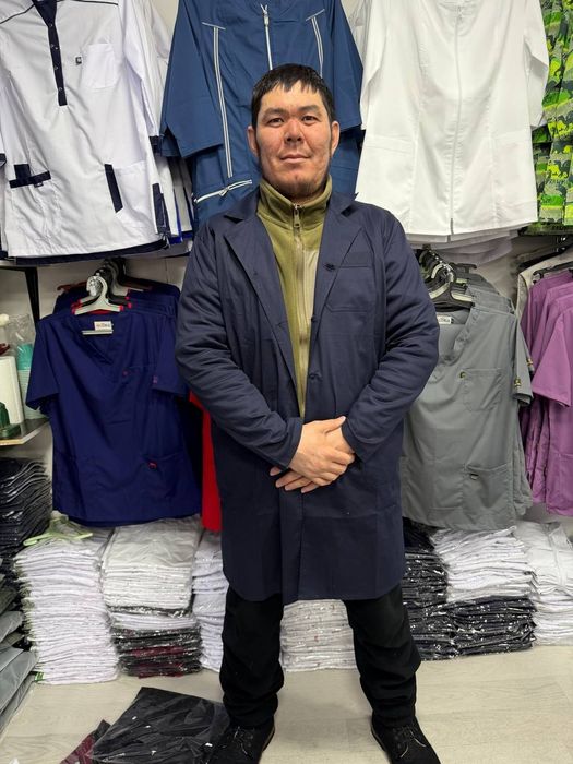 Продаю рабочие халаты. ( технические )